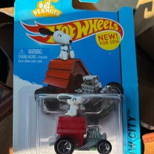 Peanuts Hot Wheels Snoopy Red and Black Car